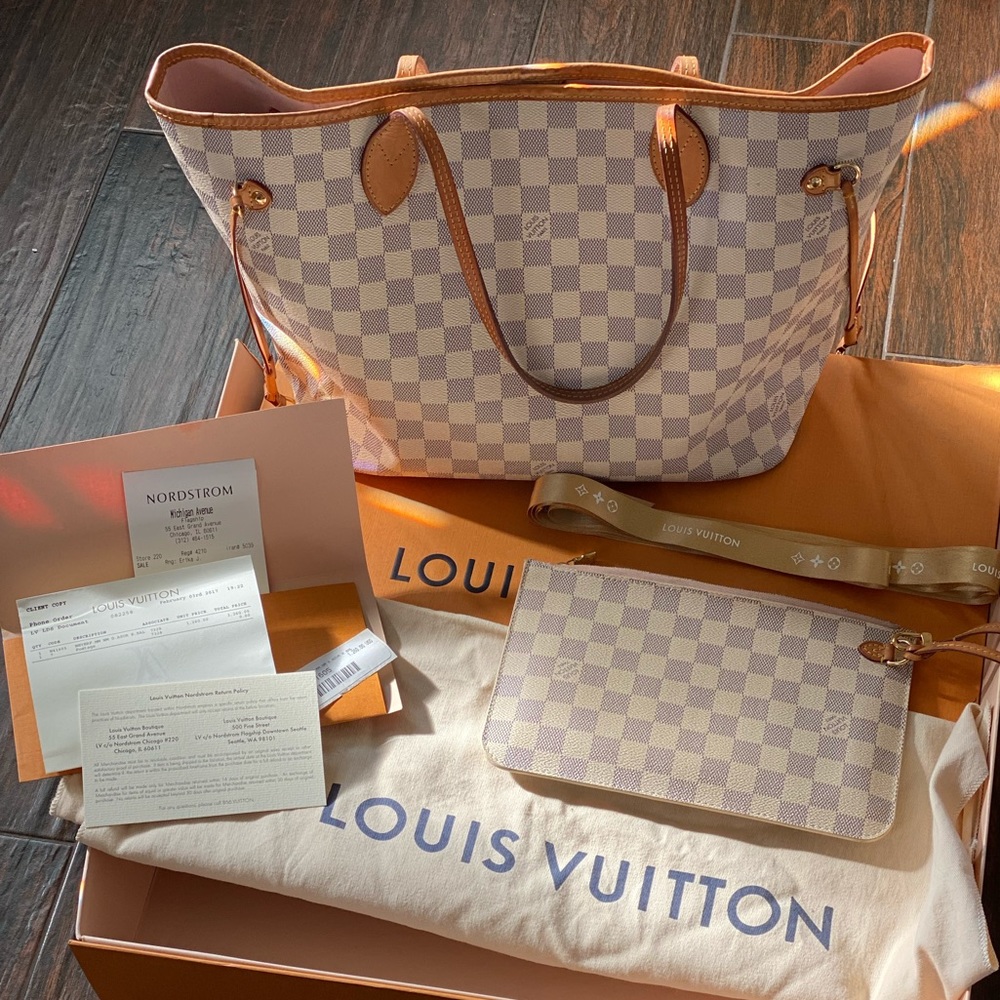 Louis Vuitton MM Neverfull Azur with Clutch!